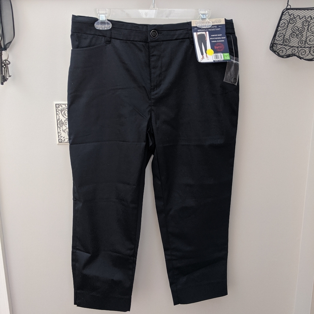 Black capri's